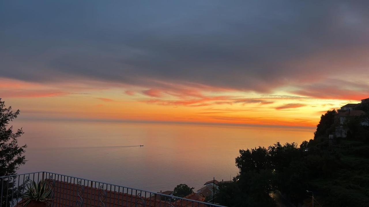 Вилла Panoramic Viewpoint Аджерола Экстерьер фото